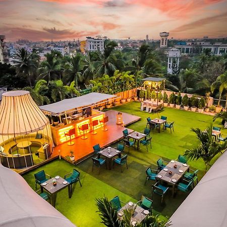 Hotel Pal Heights Бхубанешвар Екстериор снимка