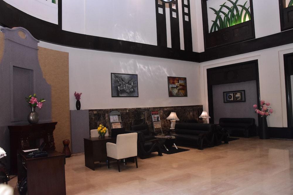 Hotel Pal Heights Бхубанешвар Екстериор снимка