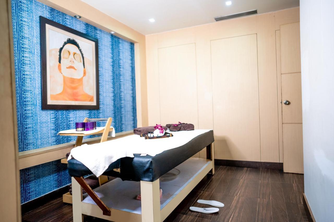 Hotel Pal Heights Бхубанешвар Екстериор снимка
