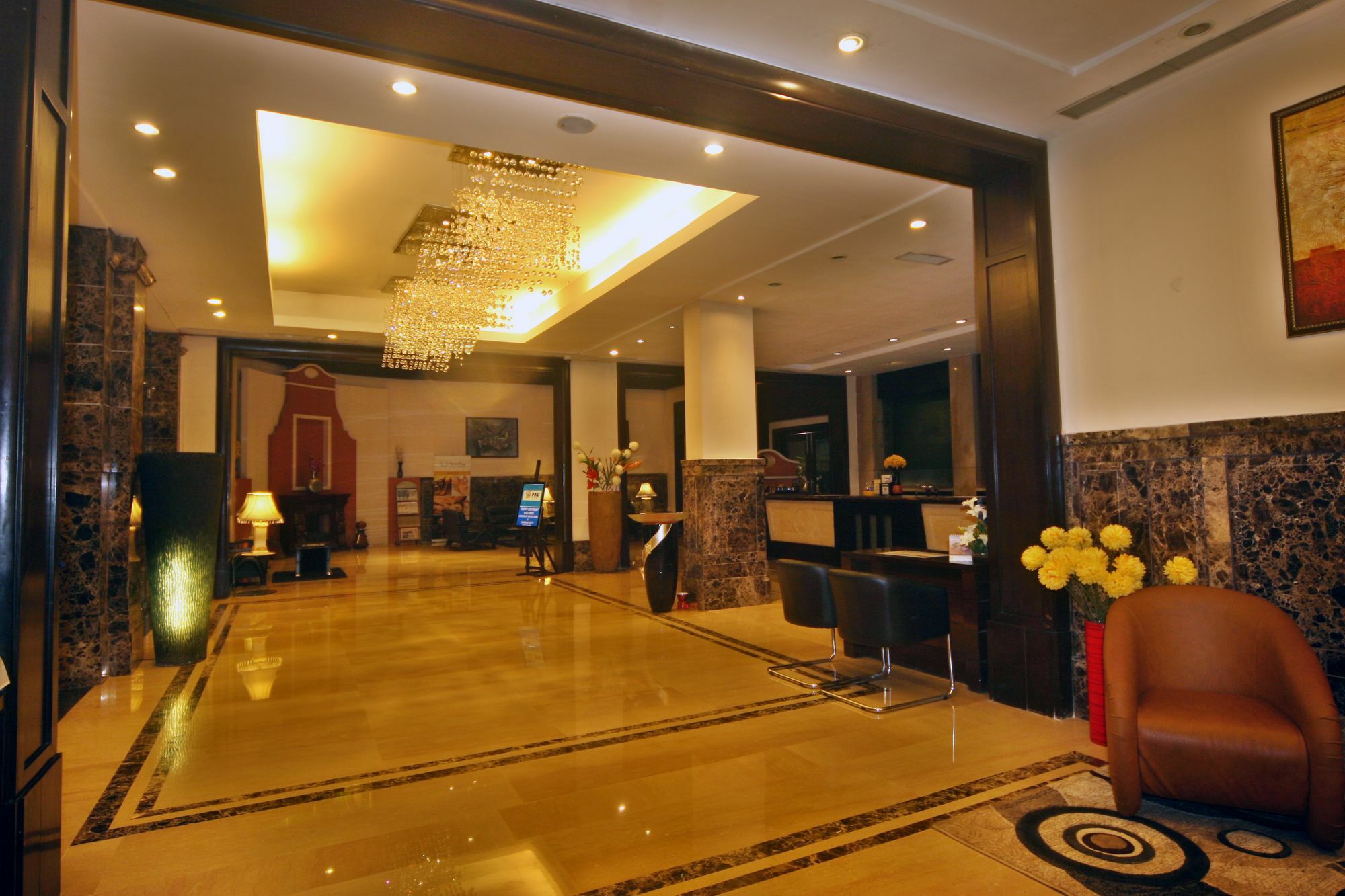 Hotel Pal Heights Бхубанешвар Екстериор снимка